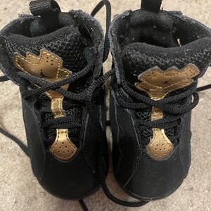 Nike Kids Black and Gold Sneakers
